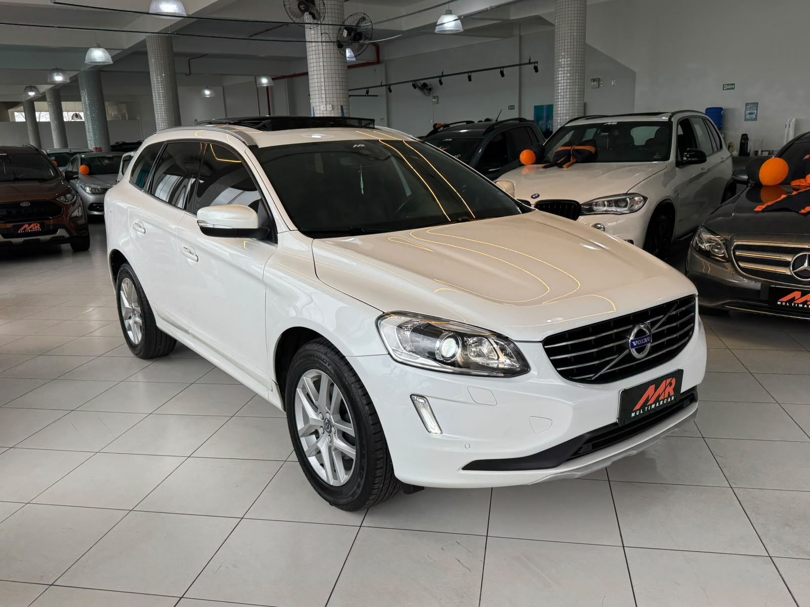 VOLVO XC60 D5 MOMENTUM